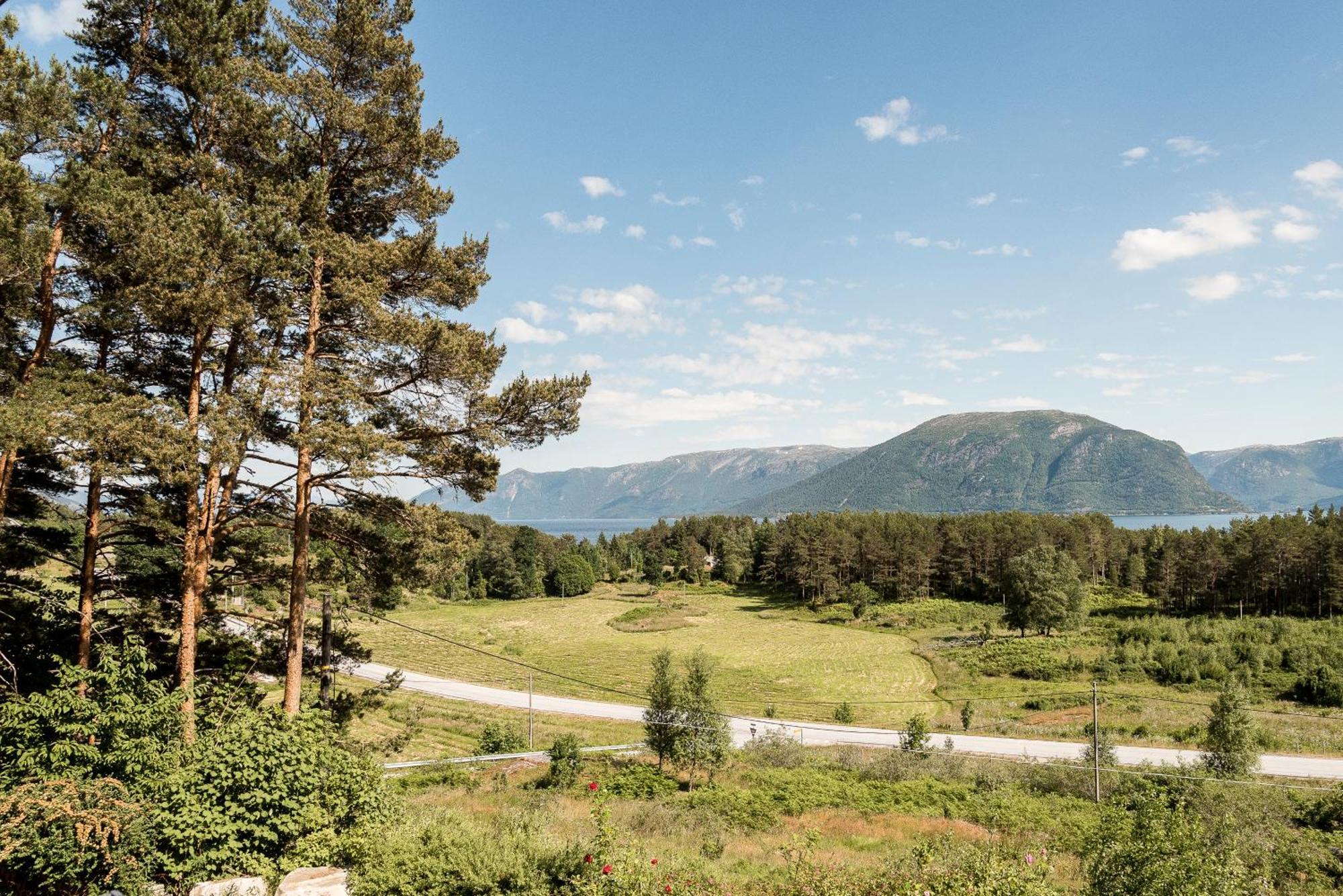 Bosdalhuset Villa Lavik  Exteriör bild