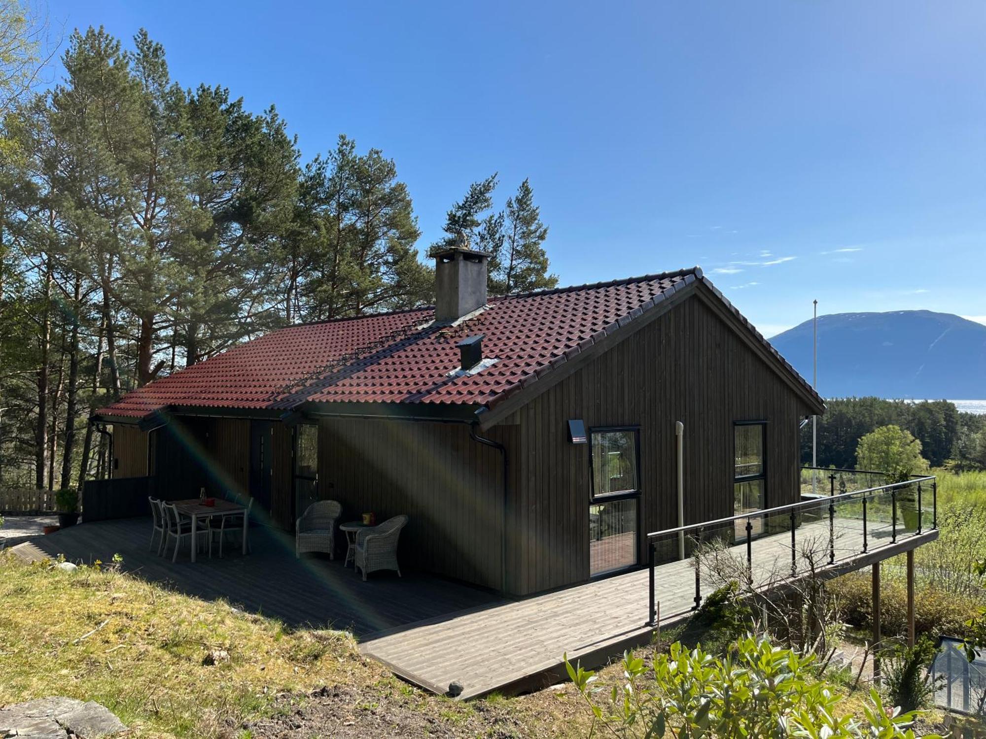 Bosdalhuset Villa Lavik  Exteriör bild